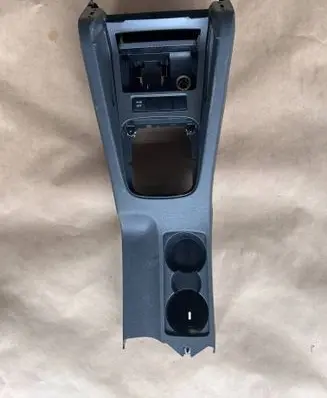 Volkswagen Golf V Center console 