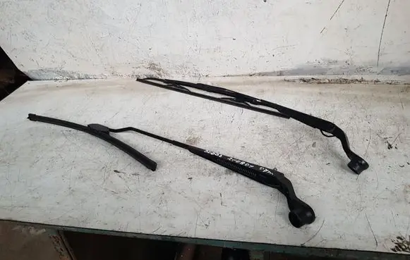Dodge Caliber Windshield/front glass wiper blade 
