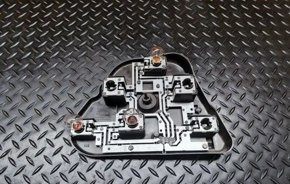 BMW 5 E39 Tail light bulb cover holder 8363566 14603602