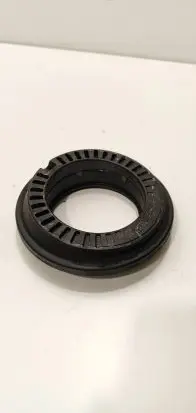 Volkswagen PASSAT B8 Front upper strut mount 5Q0412249E