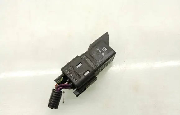 Chevrolet Epica Glow plug pre-heat relay 96440063