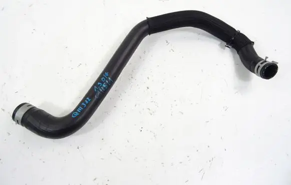 Nissan Qashqai J12 Engine coolant pipe/hose