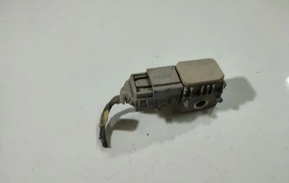 Hyundai Santa Fe Airbag deployment crash/impact sensor