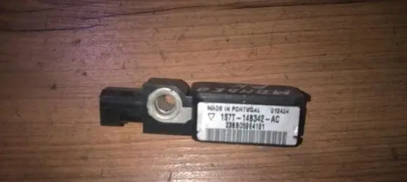 Ford Mondeo Mk III Airbag deployment crash/impact sensor 1s7t14b342ac 1s7t-14b342-ac