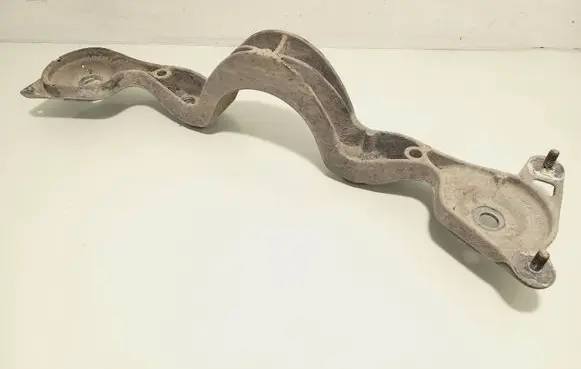 BMW 3 E46 Rear differential/diff mount bracket 1095990