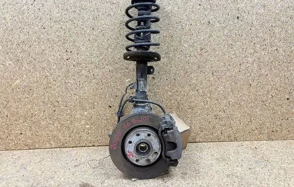 Peugeot 2008 I Front wheel hub spindle knuckle P61