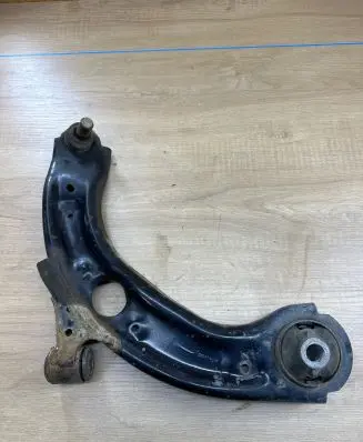 Mazda CX-3 Front lower control arm/wishbone