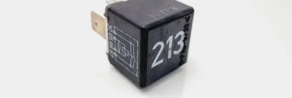 Volkswagen PASSAT B4 Other relay 443951253J