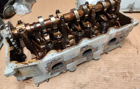 Jeep Cherokee III KJ Engine head 