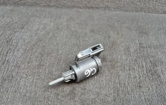 Audi A6 S6 C6 4F Brake pedal sensor switch 3B0945511C 1K2945511
