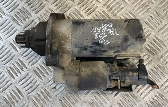 Volkswagen Touran II Starter motor 0001153008 20110404