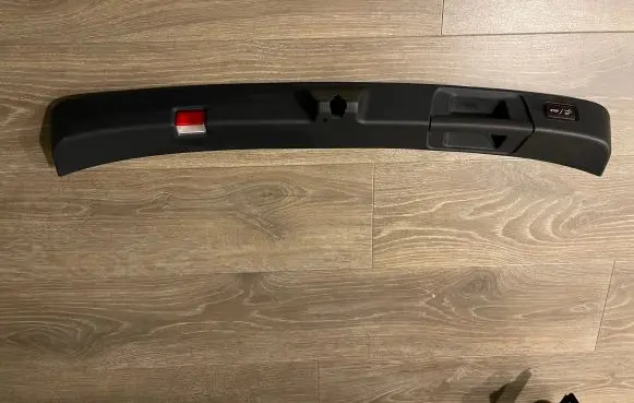 Trunk/boot sill cover protection