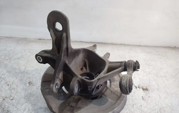 Rear wheel hub