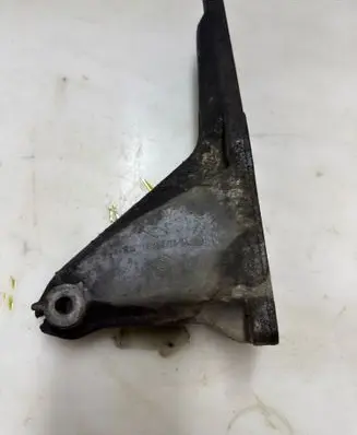 Mercedes-Benz S W220 Engine mount bracket A1132230704