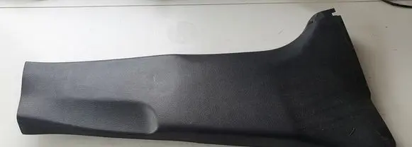 Toyota Yaris Pillar (middle) 