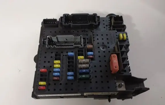 Volvo S60 Fuse module 30728512 06W034 28017881