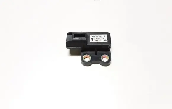 Suzuki XL7 I Airbag deployment crash/impact sensor 3394570E11 X2T24372