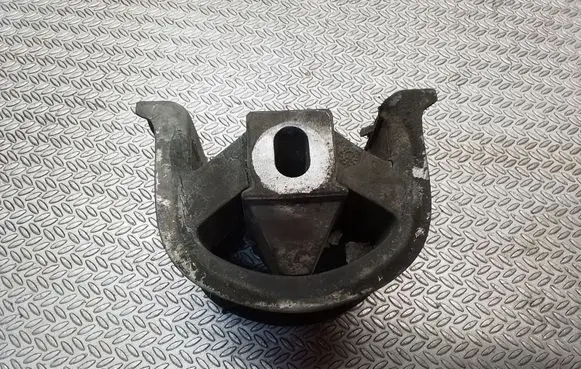 Volkswagen Transporter - Caravelle T5 Engine mount bracket 7H0199848D