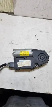 KIA Sorento Sunroof motor/actuator 1703933B