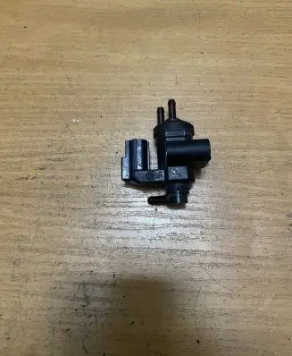 Vacuum valve