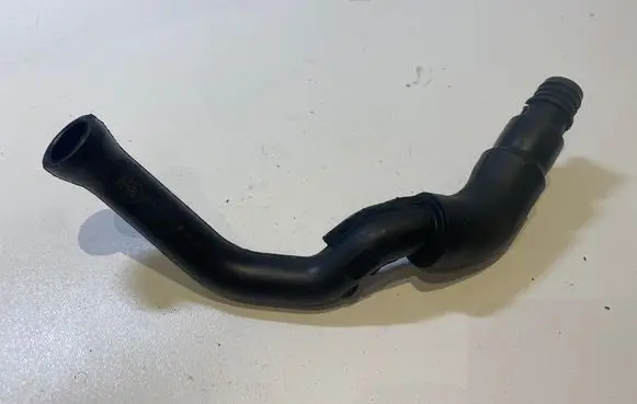 Mercedes-Benz C W204 Breather/breather pipe/hose A6460161881