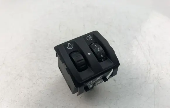 Renault Twingo II Light switch 8200095495D