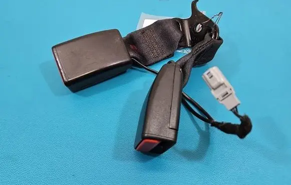 Renault Clio V Rear seatbelt 878164707R IMPRK1570993