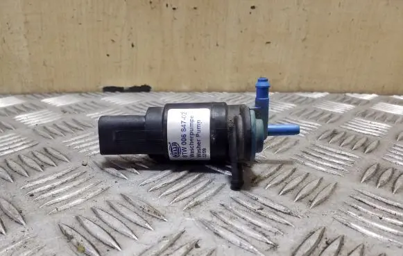 Audi A6 S6 C5 4B Windscreen/windshield washer pump 8TW00684702