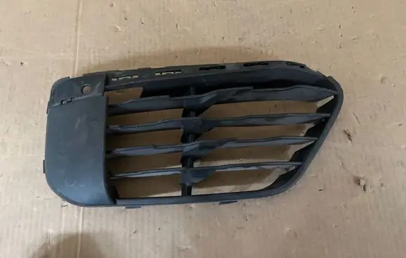 BMW X1 F48 F49 Front bumper lower grill 5111754778 10833610