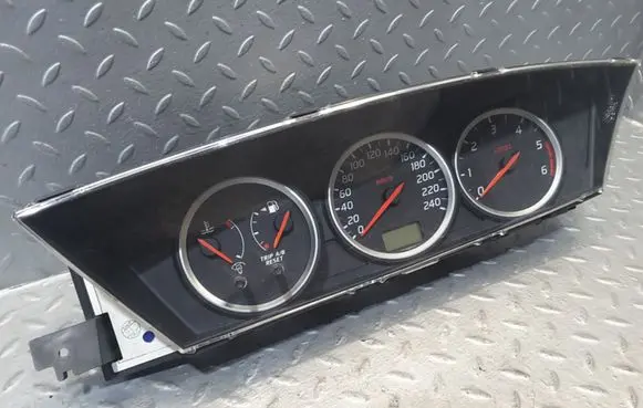 Nissan Primera Speedometer (instrument cluster) AV619 2645475