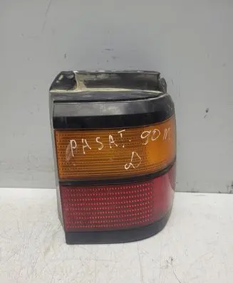 Volkswagen PASSAT B3 Rear/tail lights 333945257
