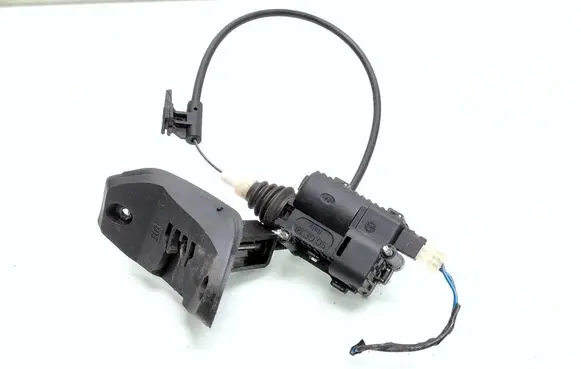 Opel Astra H Fuel tank cap lock motor 13208157 13111599 13202396