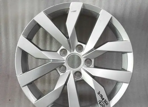 Volkswagen Golf VII R17 alloy rim 
