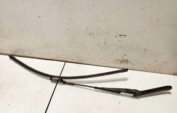 Ford Fiesta Front wiper blade arm 8a6117526ab