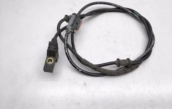 Mercedes-Benz GLK (X204) Brake pads wear sensor A2045404810