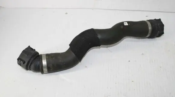BMW 5 G30 G31 Engine coolant pipe/hose 8602638