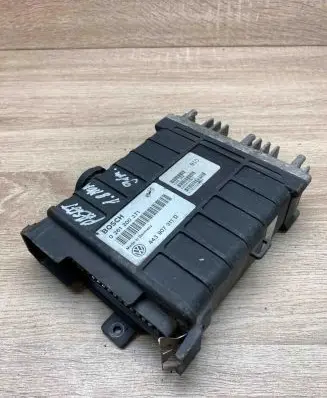 Volkswagen PASSAT B3 Engine control unit/module ECU 443907311D 0261200271