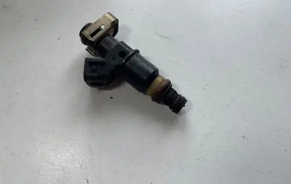 Fuel injector