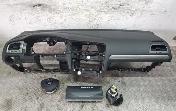 Volkswagen Golf VII Dashboard