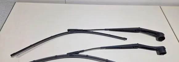 Ford B-MAX Windshield/front glass wiper blade AV1117526AE