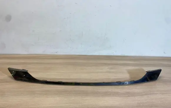 Front bumper splitter molding