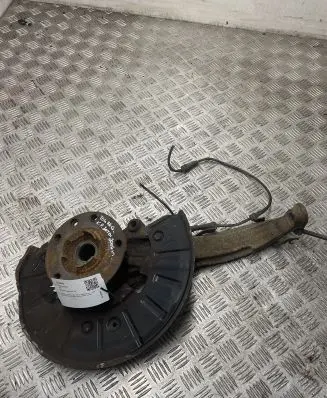 Volkswagen Touareg I Front wheel hub