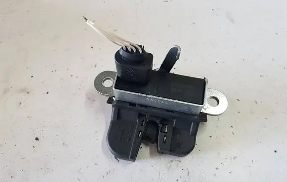 Volkswagen Scirocco Tailgate/trunk/boot lock/catch/latch 1K8827505