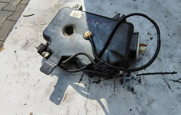Peugeot Expert FAP fluid tank
