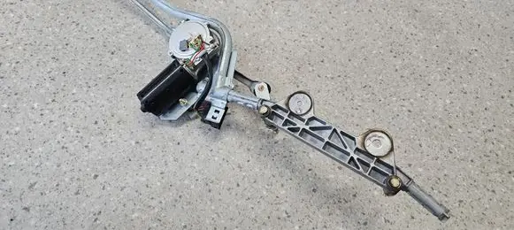 Mercedes-Benz SL R230 Front wiper linkage and motor A2308200042 2308200042