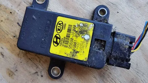 KIA Sportage ESP acceleration yaw rate sensor 956901F000 E2GF004 BG68109820