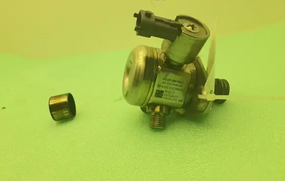 Jaguar F-Pace Fuel injection high pressure pump 0261520437 J8A29D376AA J8A2-9D376-AA