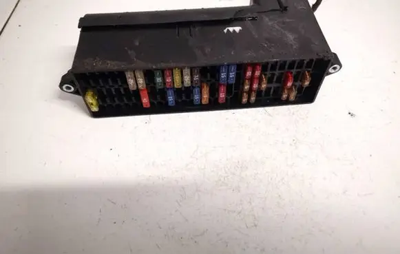 Volkswagen Touran I Fuse box set