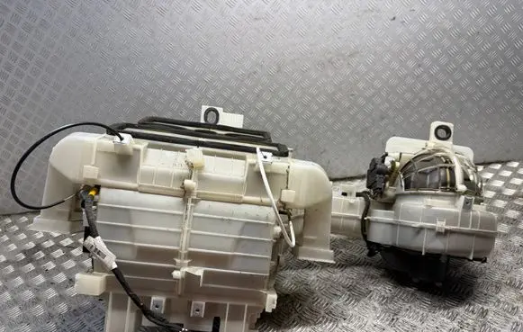 Peugeot Partner Interior heater climate box assembly 98040547XT