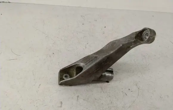 Audi A4 S4 B7 8E 8H Engine mounting bracket 8E0199307S